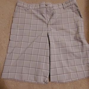 Nike Golf Shorts Size 33